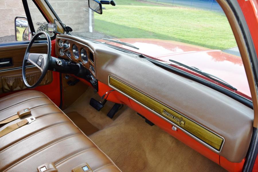 Торпедо Chevrolet C10 Cheyenne Super 1974 года  (фото 226 из 365)